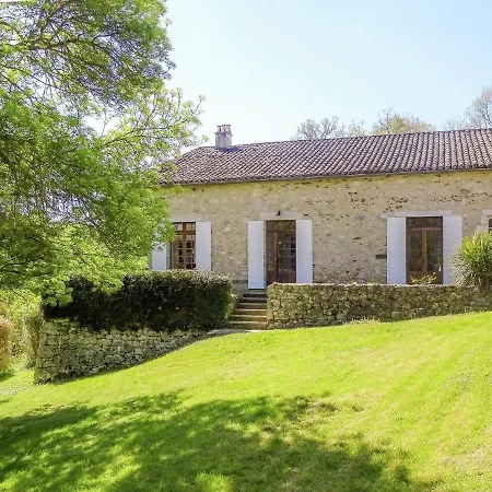 Warm Mansion With Swimming Pool In Sigoul S