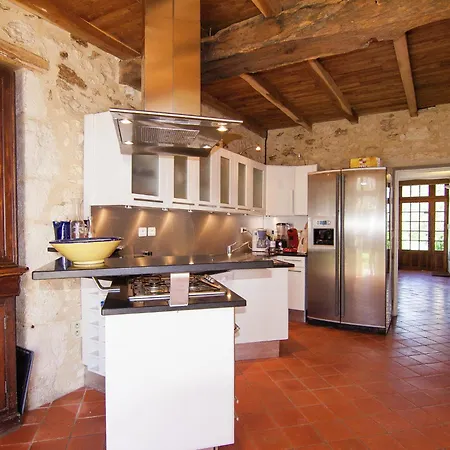 Warm Mansion With Swimming Pool In Sigoul S * Pomport