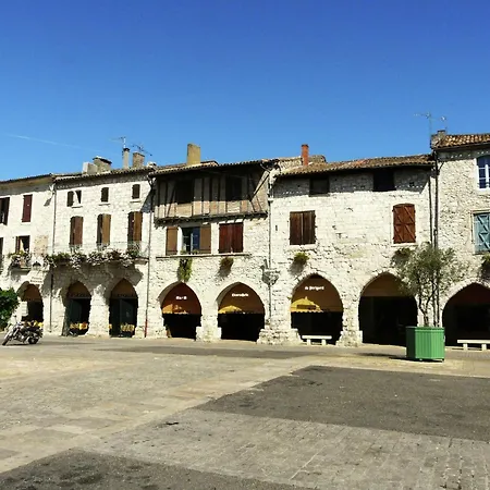 Dom wakacyjny Warm Mansion With Swimming Pool In Sigoul S *