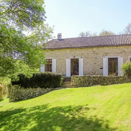 Warm Mansion With Swimming Pool In Sigoul S Pomport