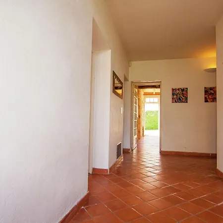 Warm Mansion With Swimming Pool In Sigoul S