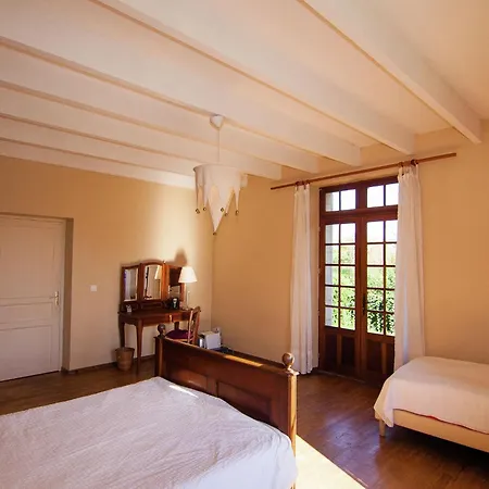 Warm Mansion With Swimming Pool In Sigoul S Dom wakacyjny *