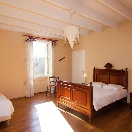 Warm Mansion With Swimming Pool In Sigoul S Dom wakacyjny *