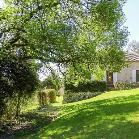Warm Mansion With Swimming Pool In Sigoul S * Pomport